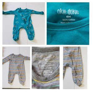 🌹2 cute 6-month soft onesies.